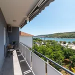 Lota-trogir * Trogir